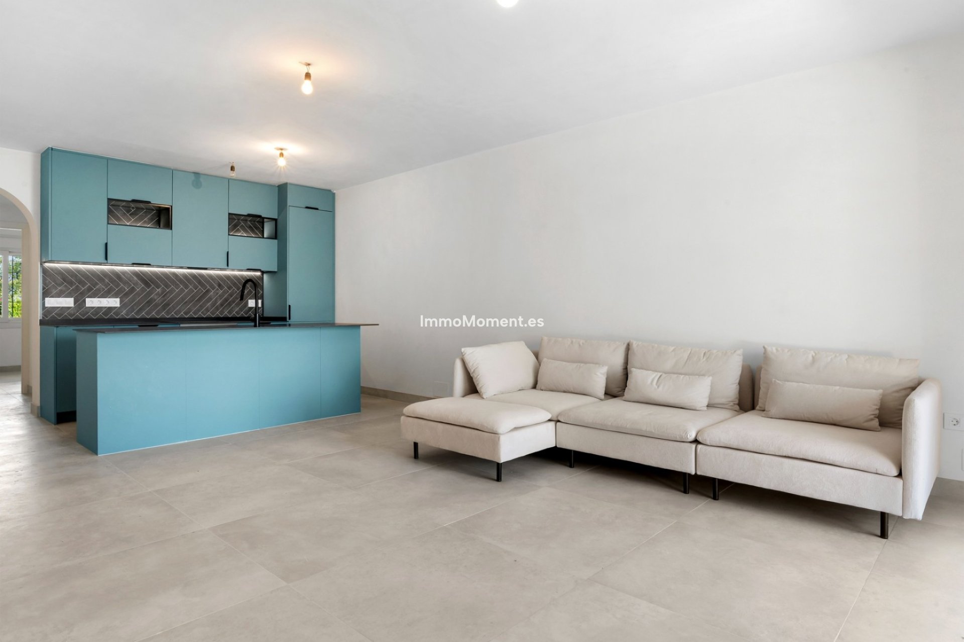 Resale - Apartment - Marbella - Nueva Andalucía