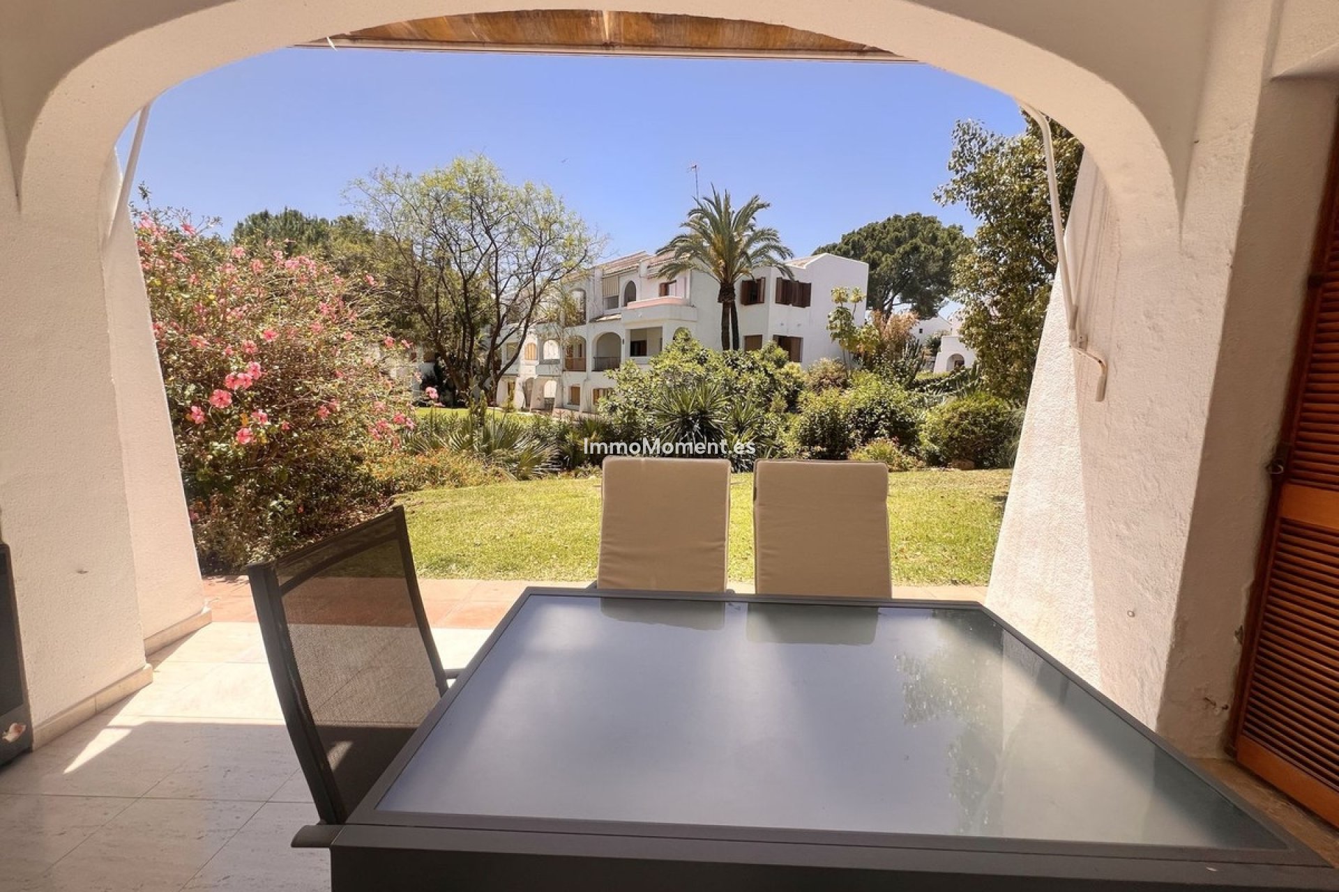 Resale - Apartment - Marbella - Nueva Andalucía