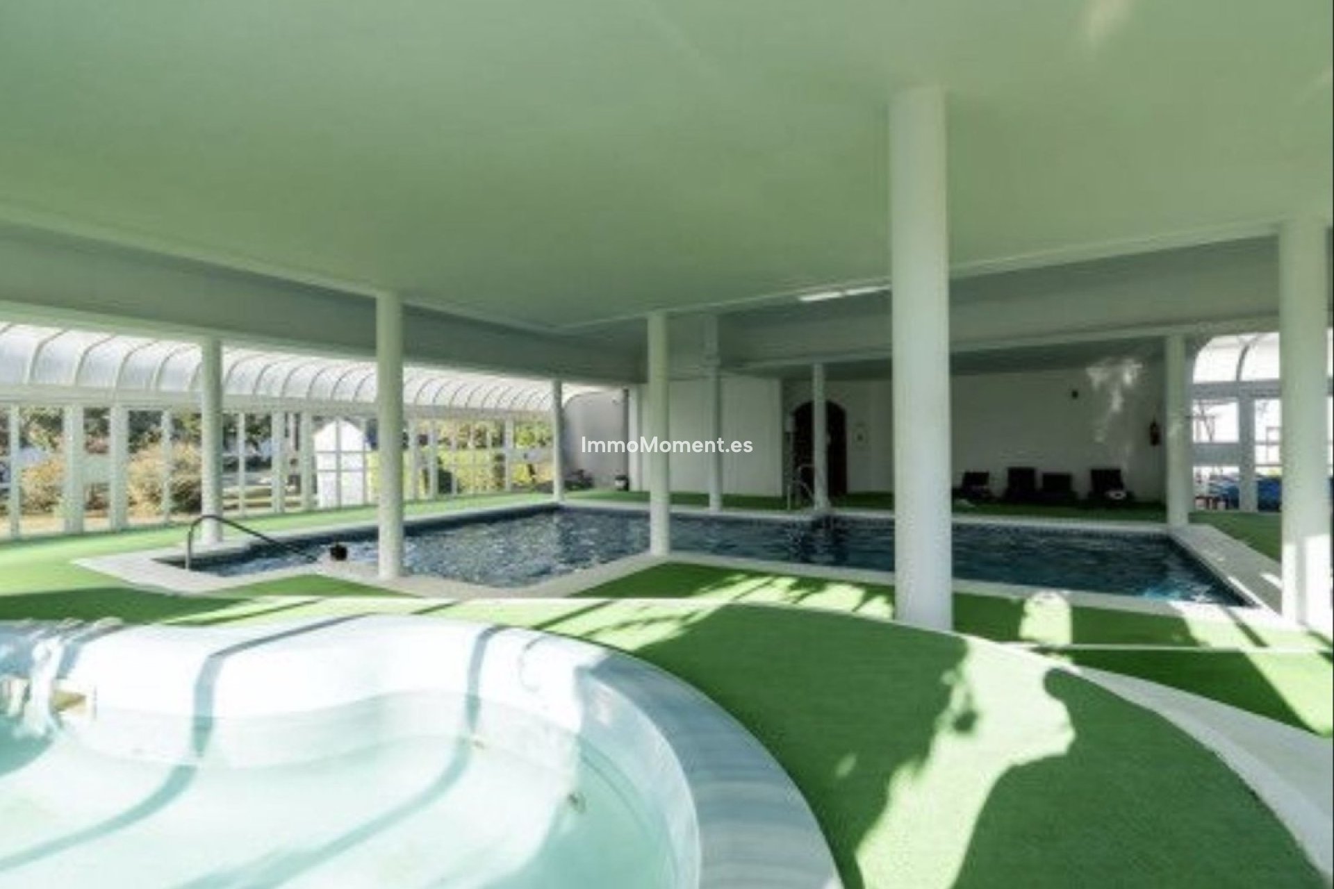 Resale - Apartment - Marbella - Nueva Andalucía