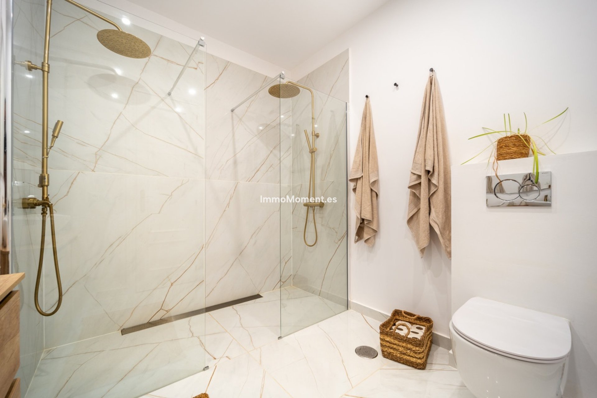 Resale - Apartment - Marbella - Nueva Andalucía