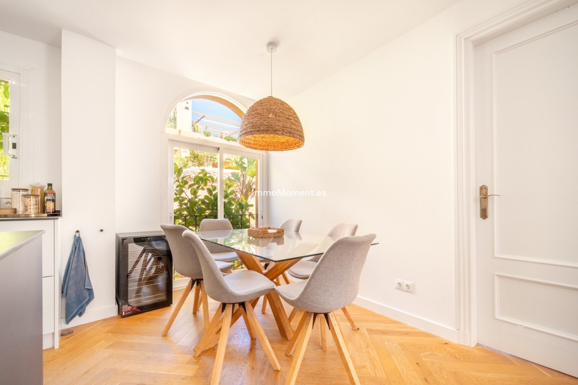 Resale - Apartment - Marbella - Nueva Andalucía