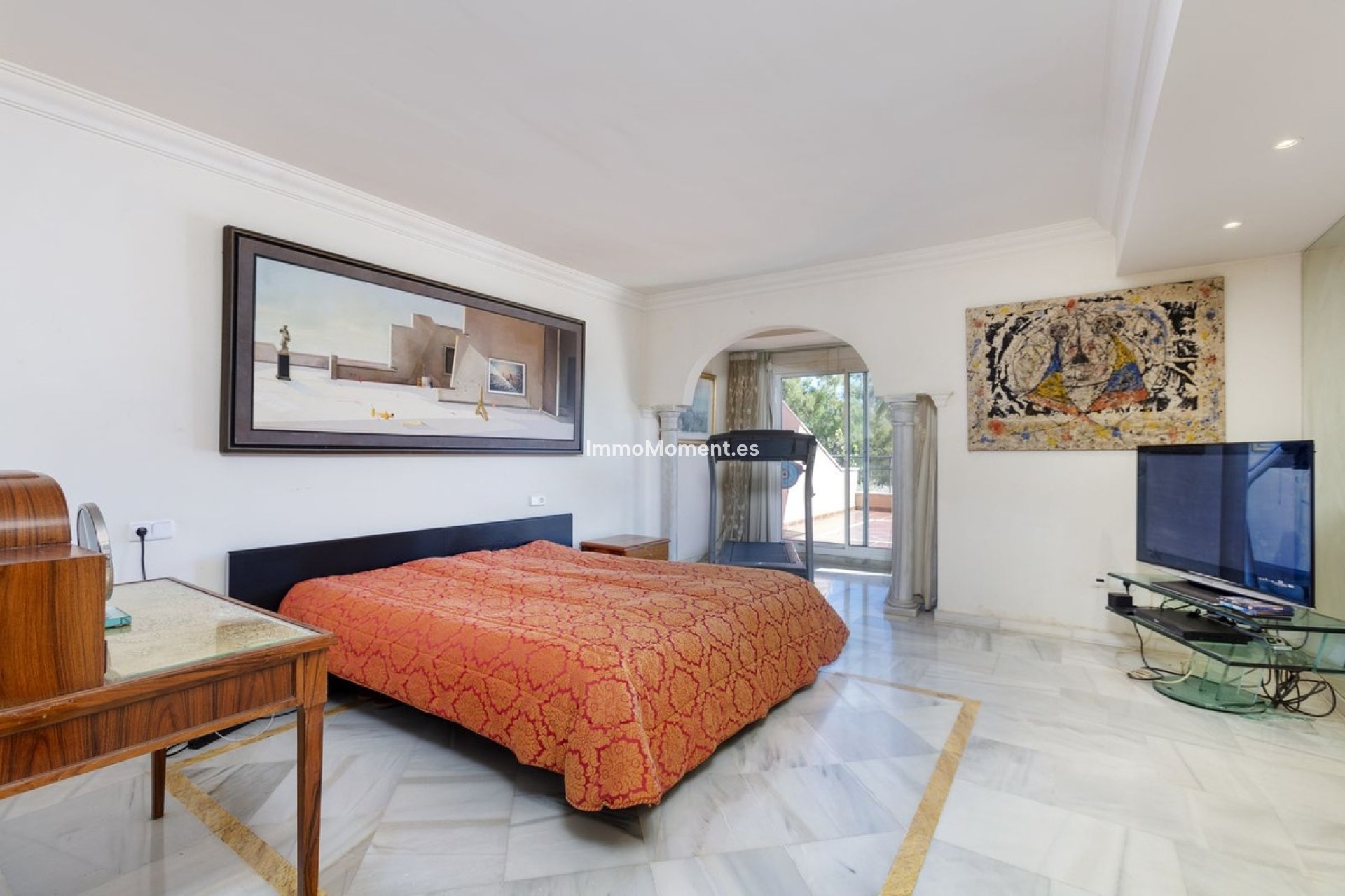 Resale - Apartment - Marbella - Nueva Andalucía