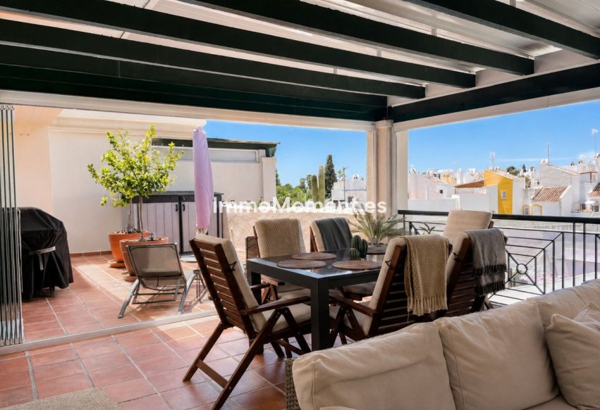 Resale - Apartment - Marbella - Nueva Andalucía