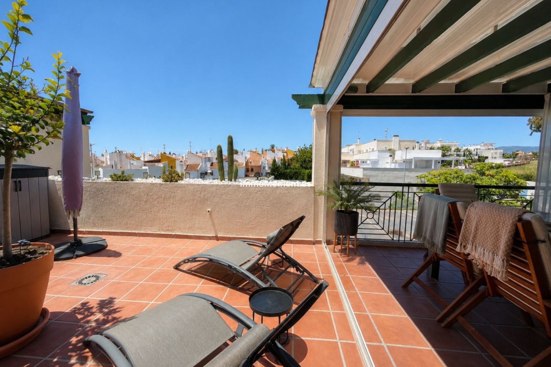 Resale - Apartment - Marbella - Nueva Andalucía