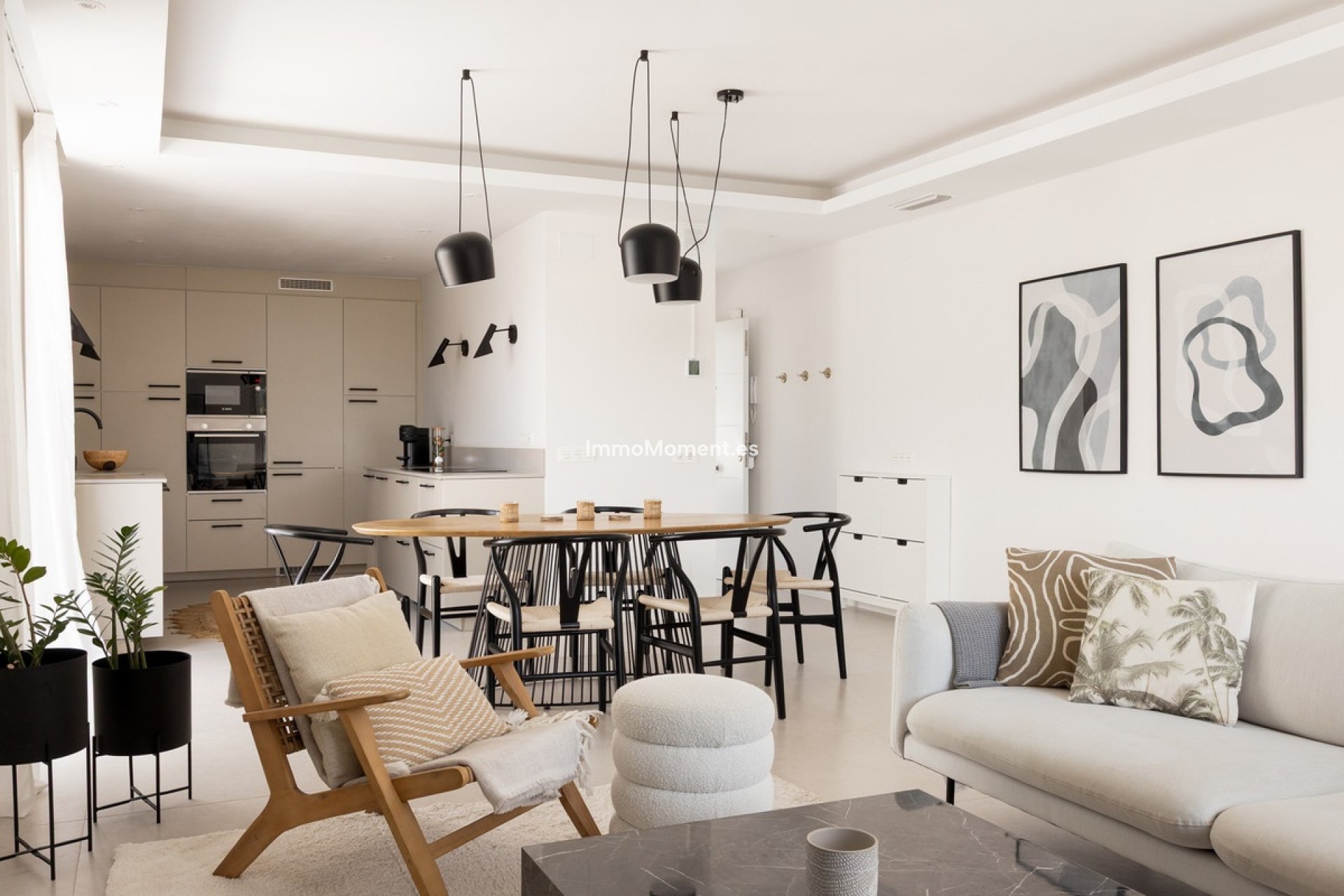 Resale - Apartment - Marbella - Nueva Andalucía