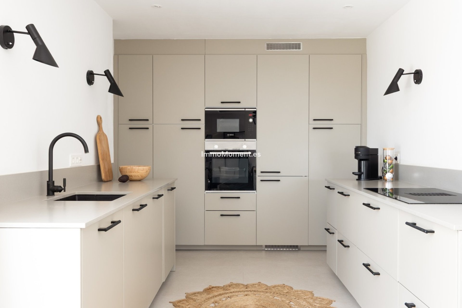 Resale - Apartment - Marbella - Nueva Andalucía