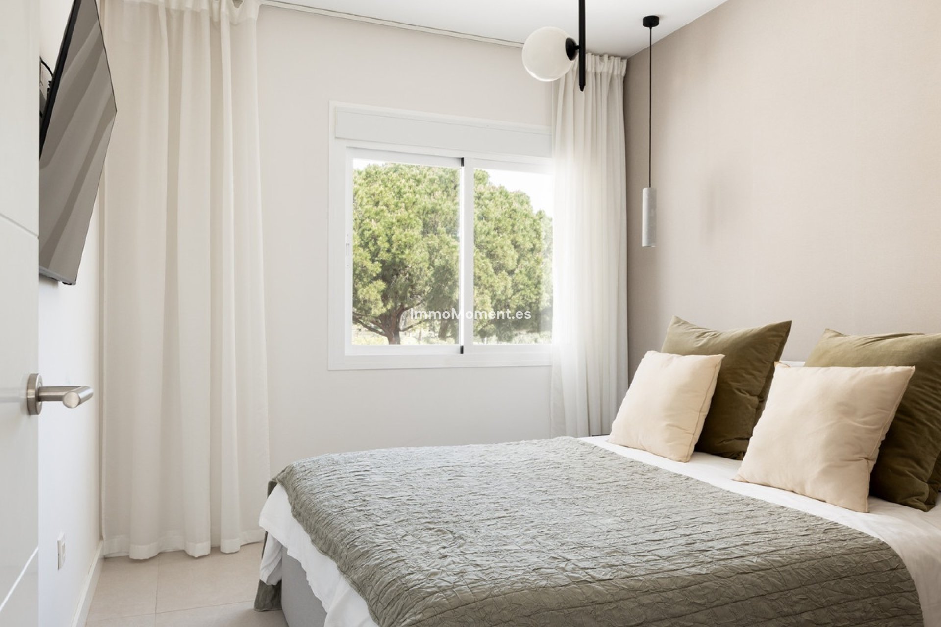 Resale - Apartment - Marbella - Nueva Andalucía