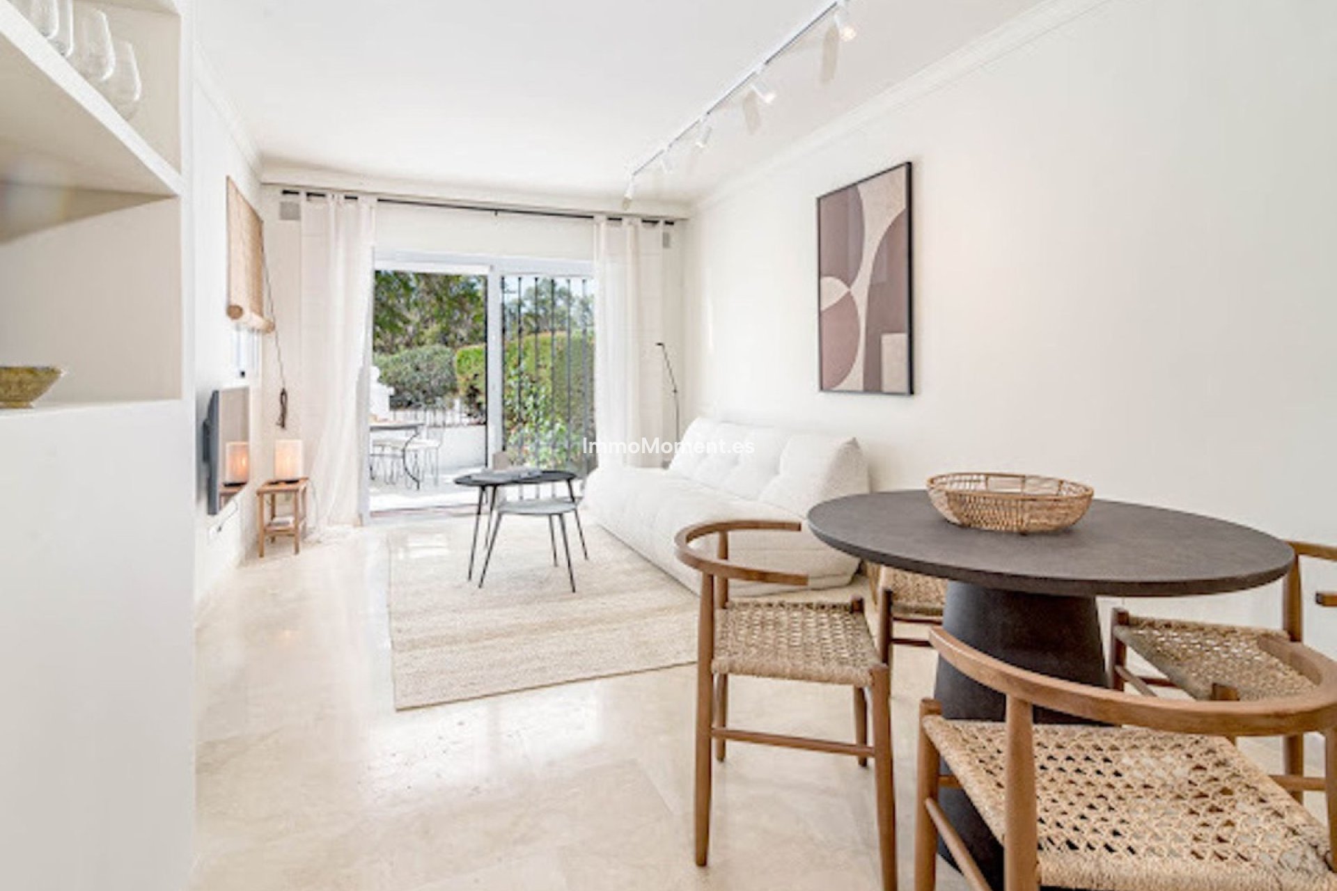 Resale - Apartment - Marbella - Nueva Andalucía