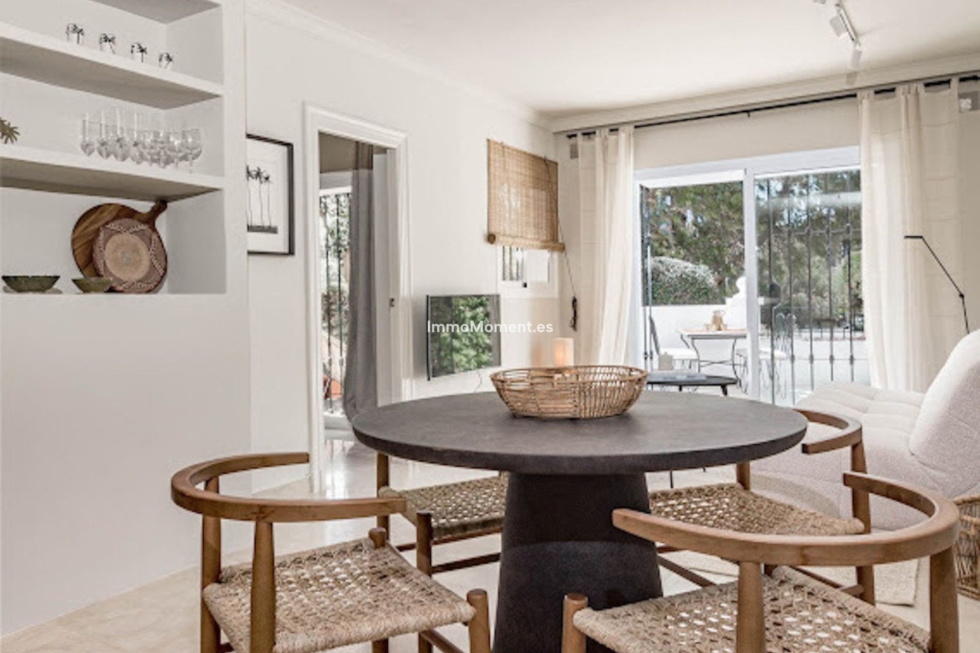 Resale - Apartment - Marbella - Nueva Andalucía