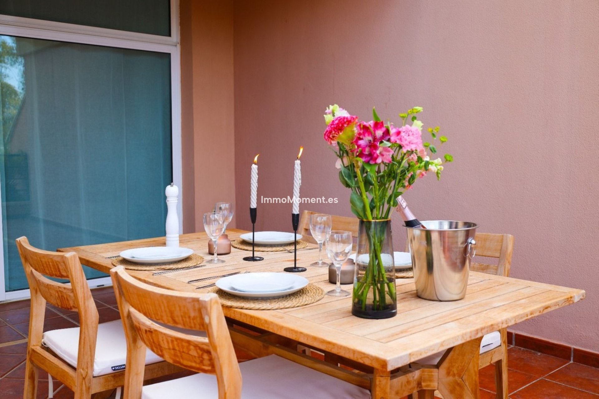 Resale - Apartment - Marbella - Nueva Andalucía