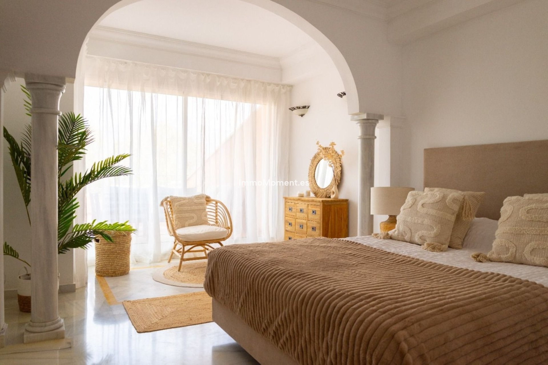Resale - Apartment - Marbella - Nueva Andalucía