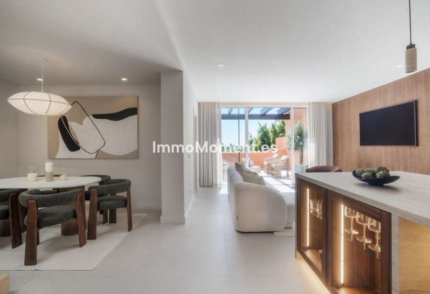 Resale - Apartment - Marbella - Nueva Andalucía