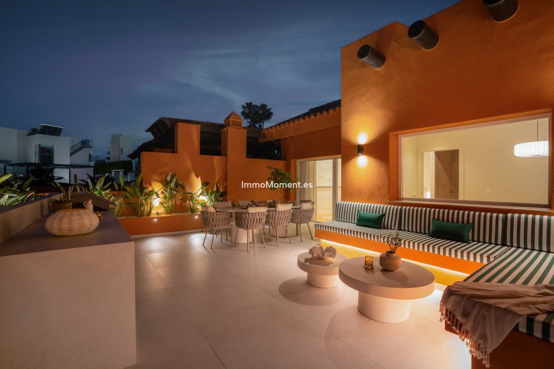 Resale - Apartment - Marbella - Nueva Andalucía