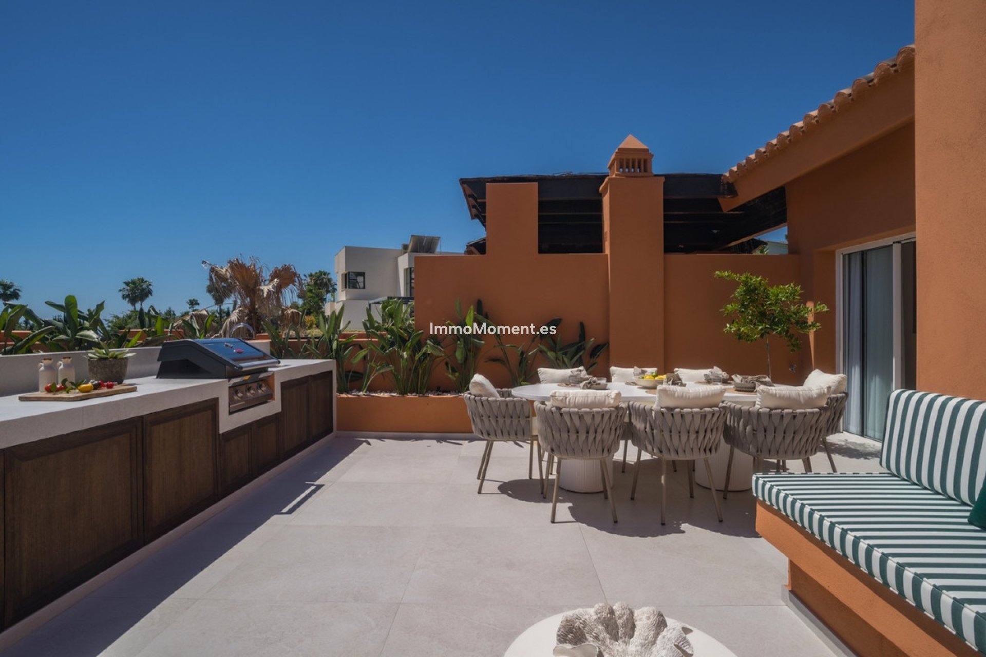 Resale - Apartment - Marbella - Nueva Andalucía