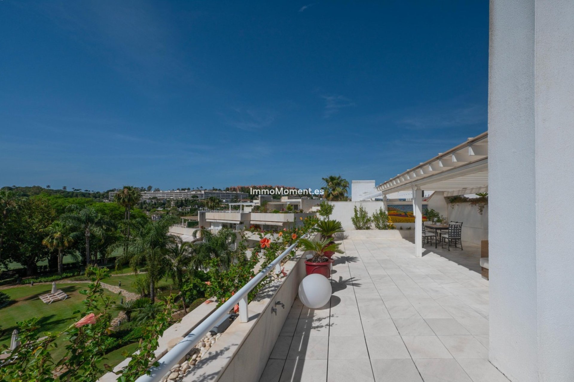 Resale - Apartment - Marbella - Nueva Andalucía