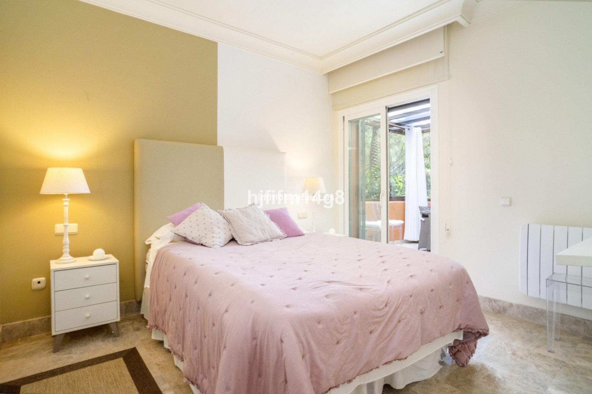 Resale - Apartment - Marbella - Nueva Andalucía