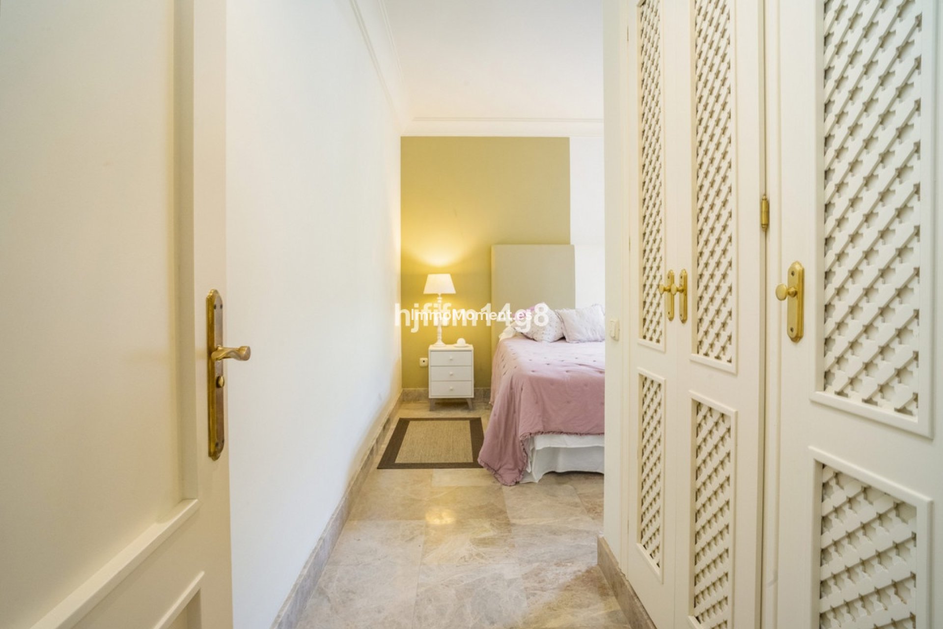 Resale - Apartment - Marbella - Nueva Andalucía