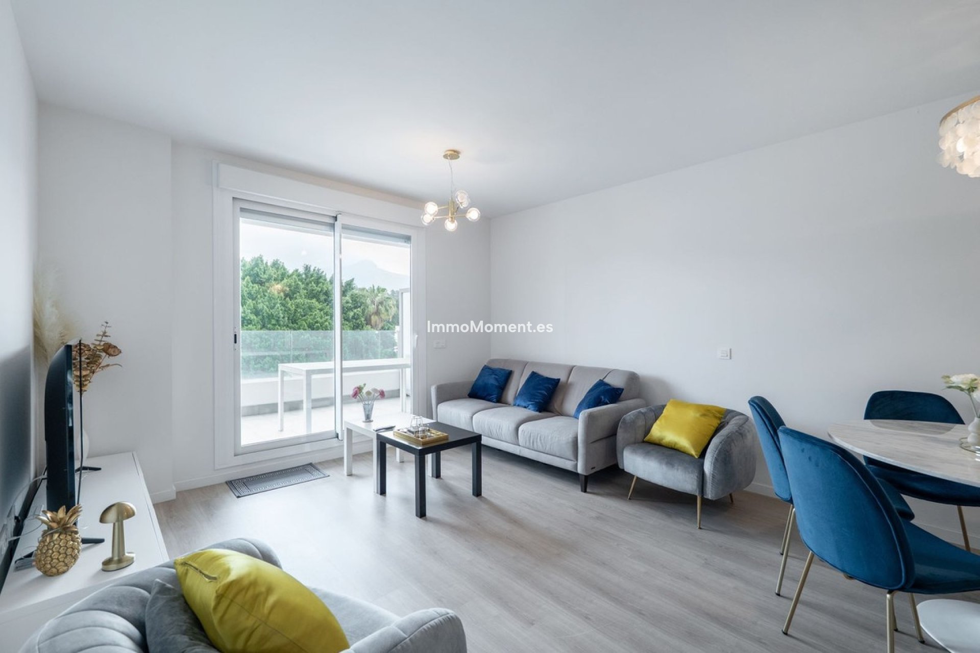 Resale - Apartment - Marbella - Nueva Andalucía