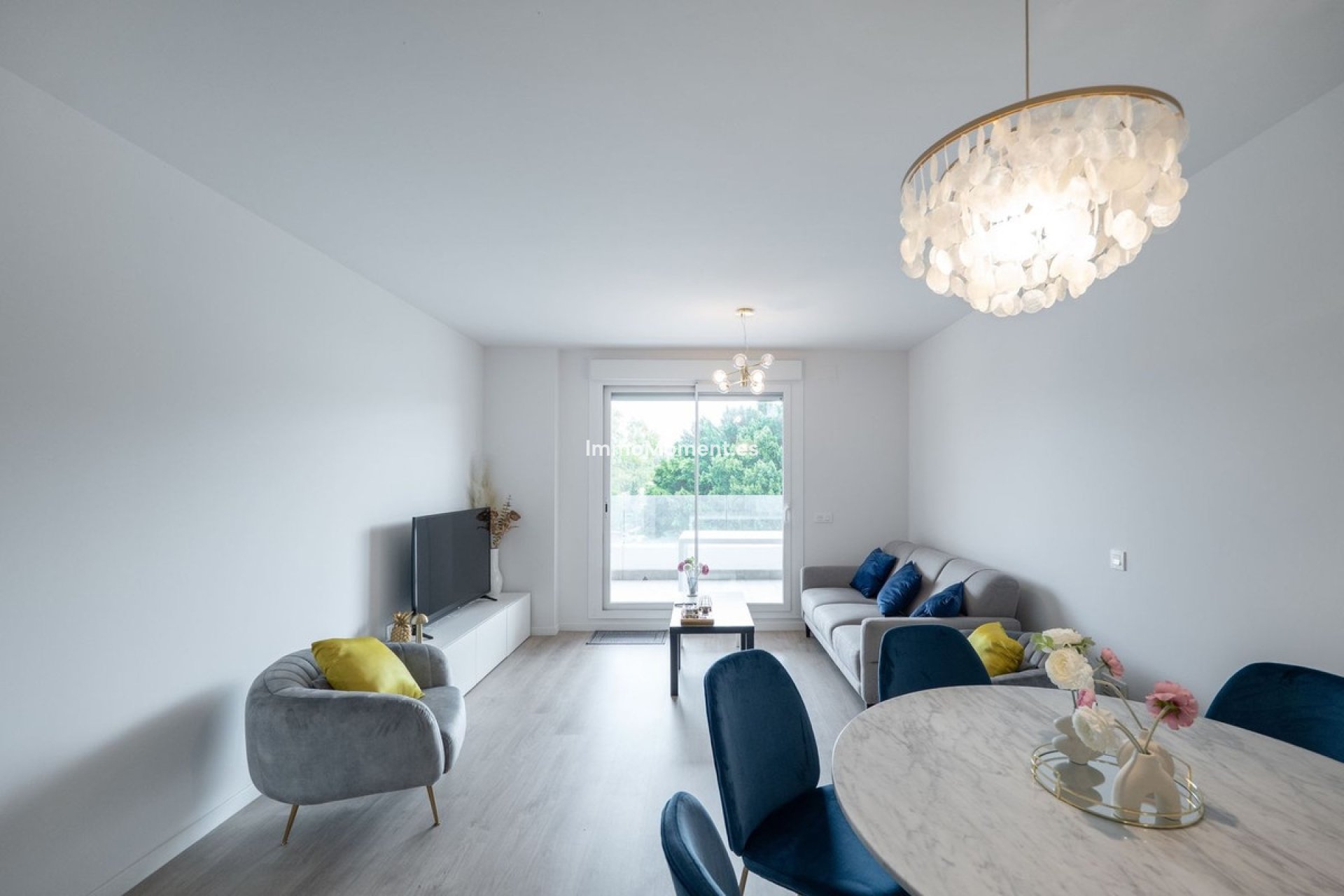 Resale - Apartment - Marbella - Nueva Andalucía