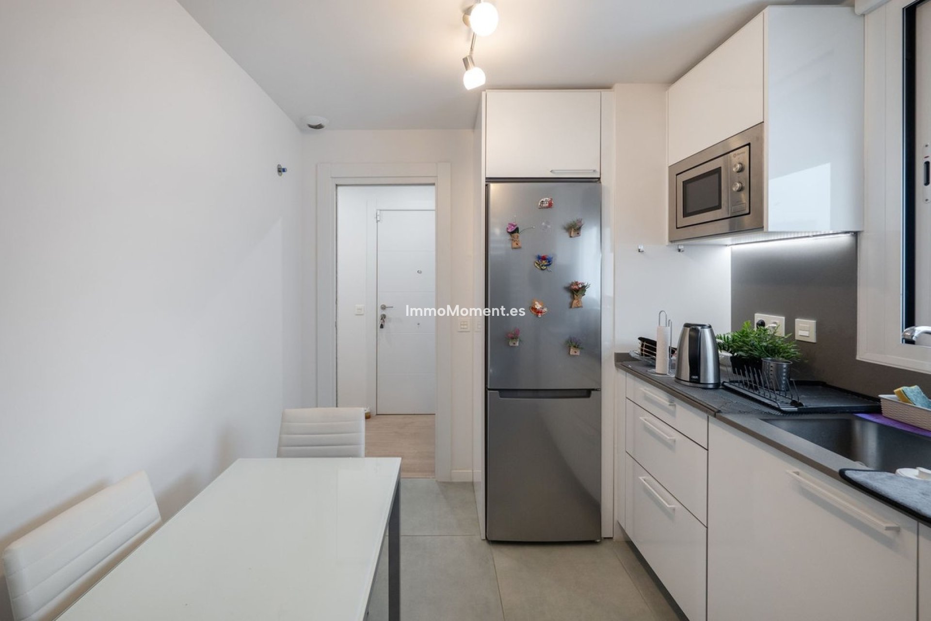 Resale - Apartment - Marbella - Nueva Andalucía