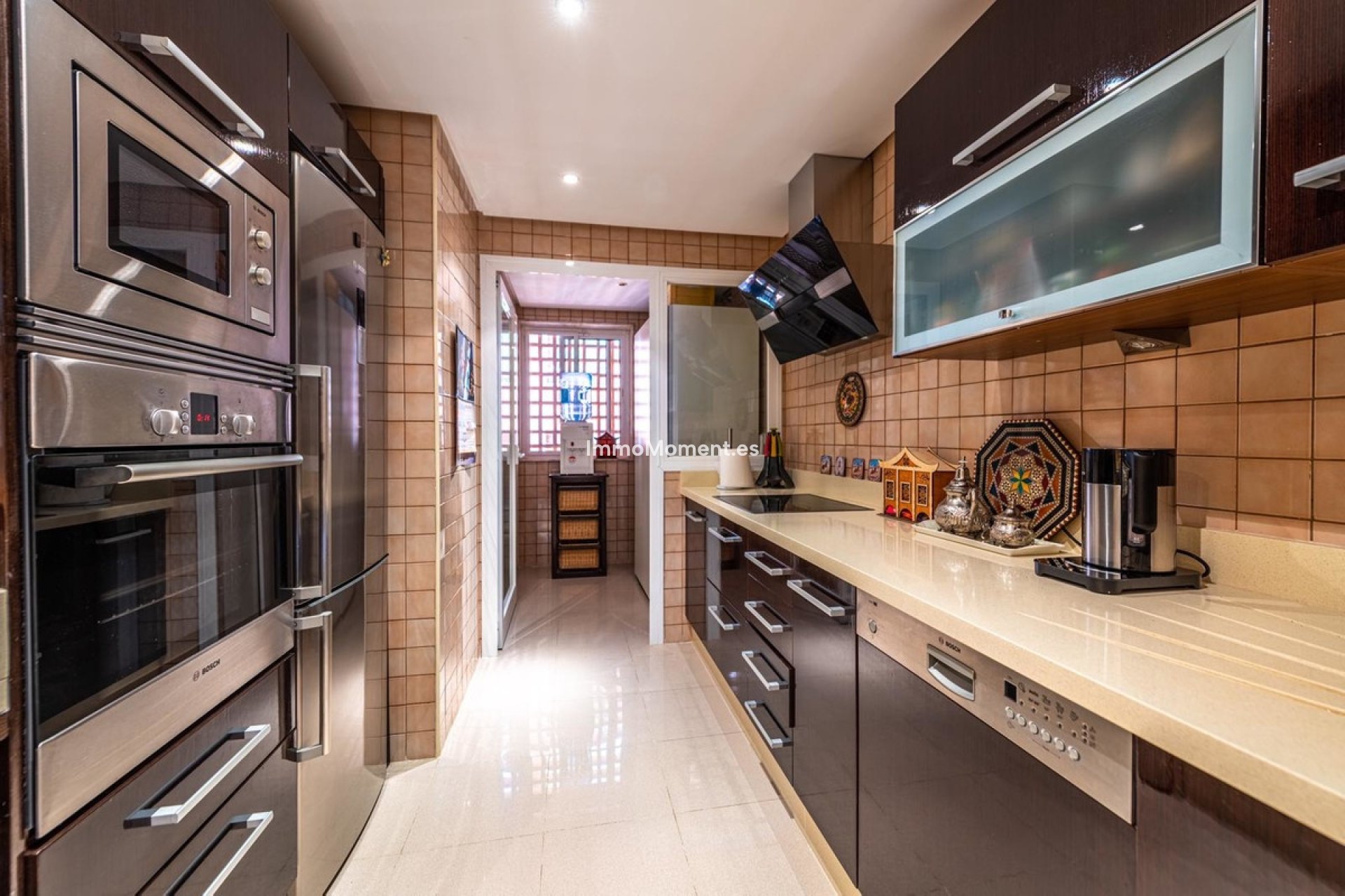 Resale - Apartment - Marbella - Nueva Andalucía
