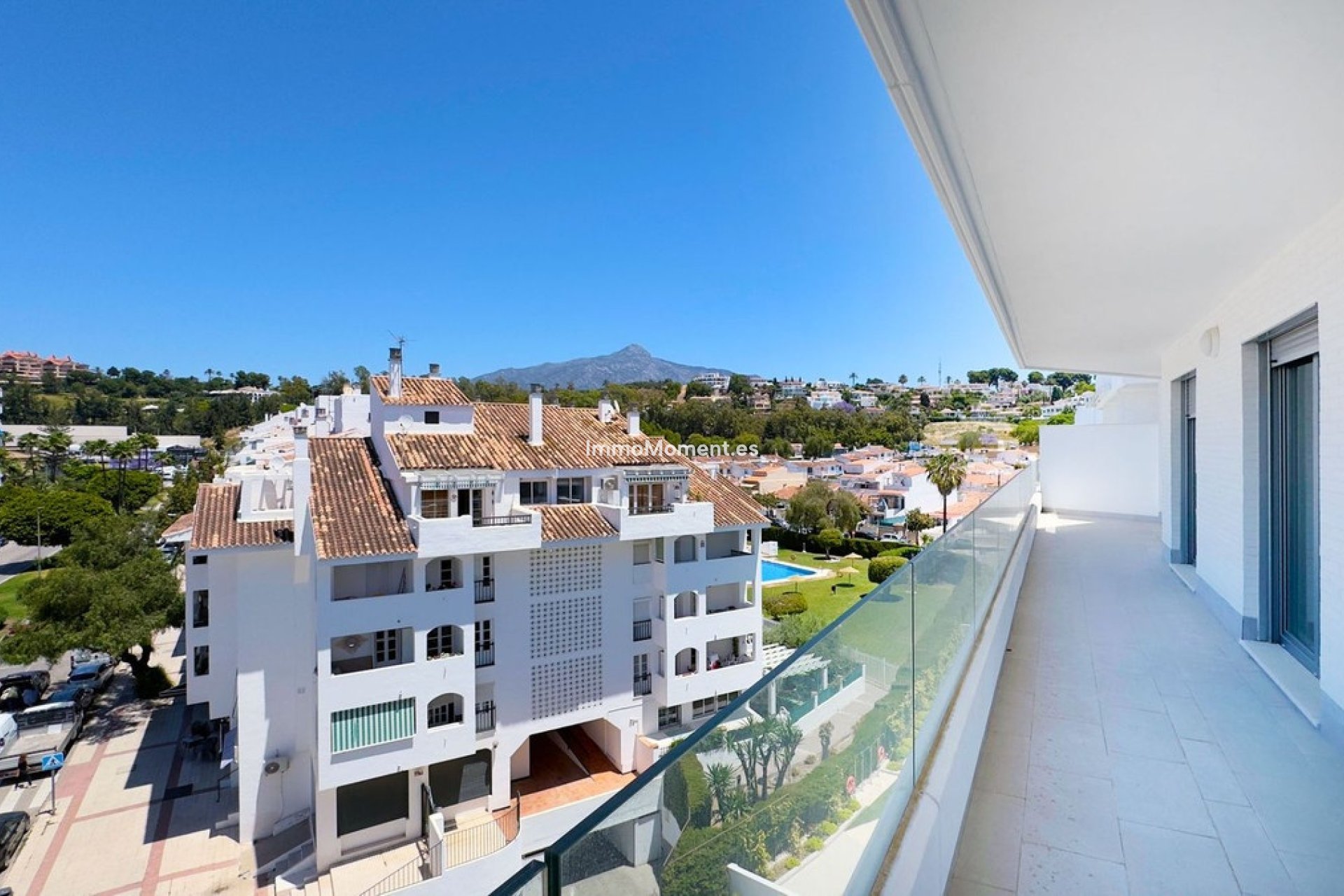 Resale - Apartment - Marbella - Nueva Andalucía