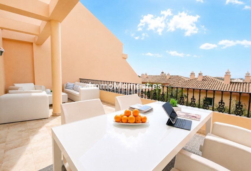 Resale - Apartment - Marbella - Nueva Andalucía