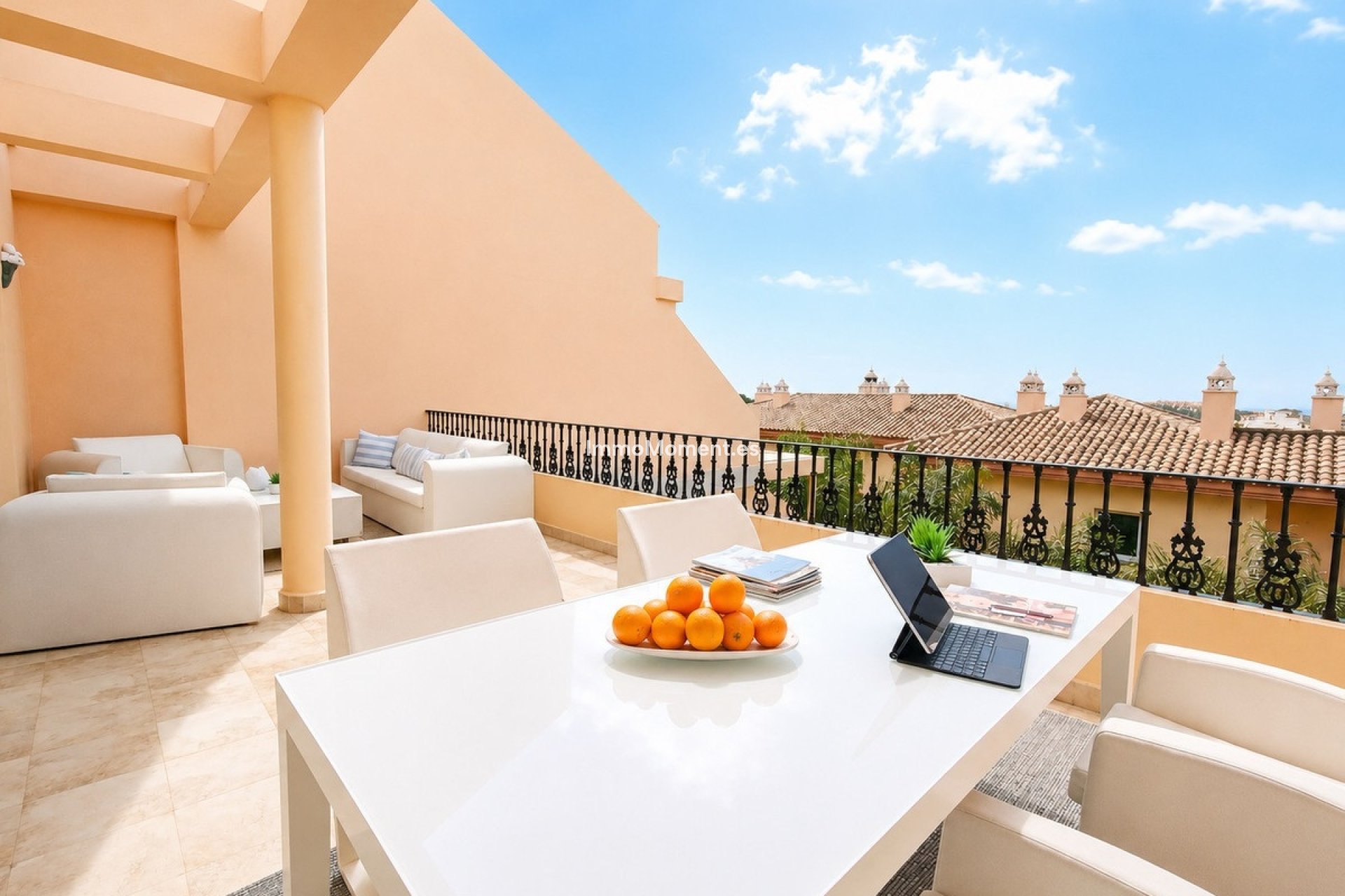 Resale - Apartment - Marbella - Nueva Andalucía