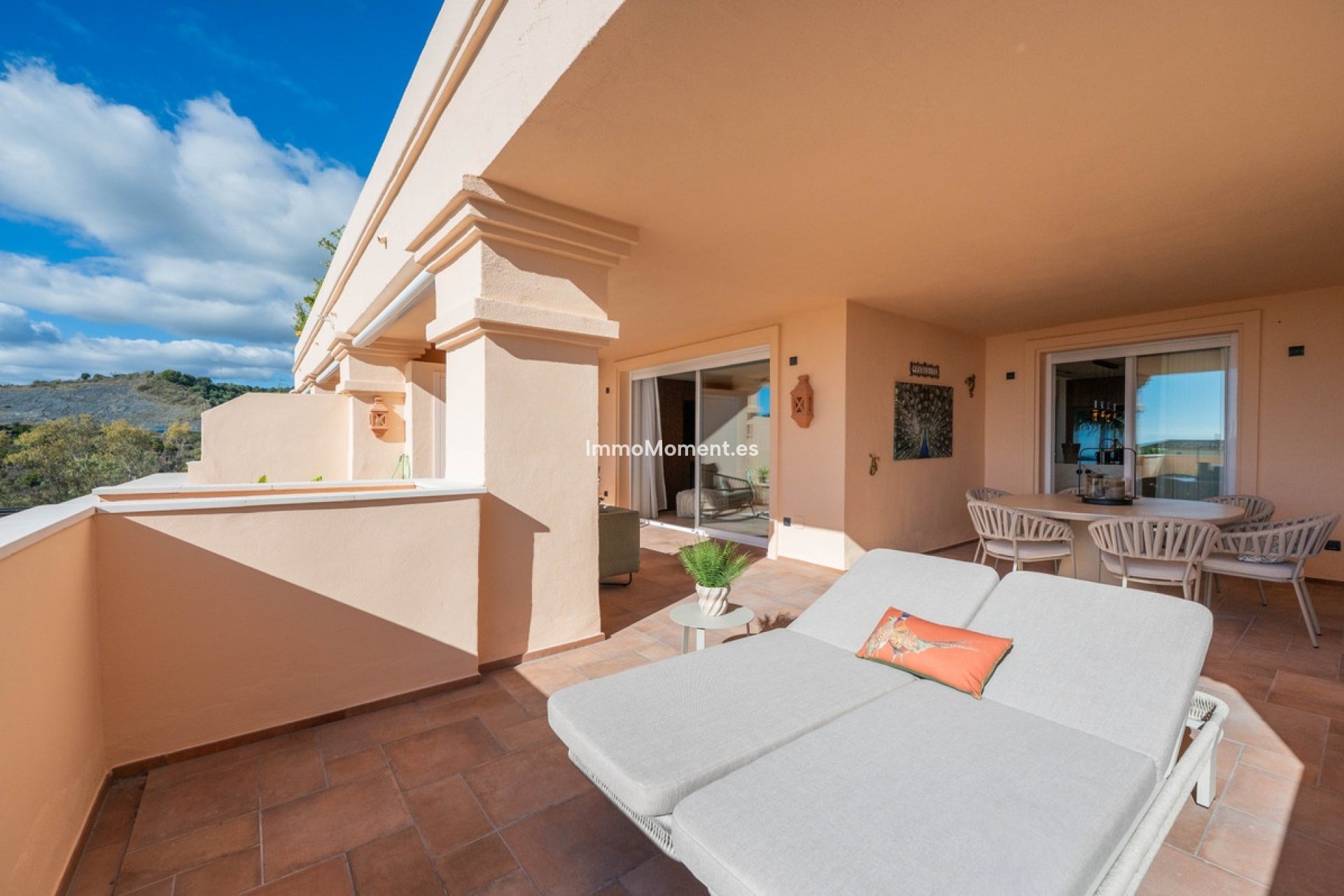 Resale - Apartment - Marbella - Nueva Andalucía