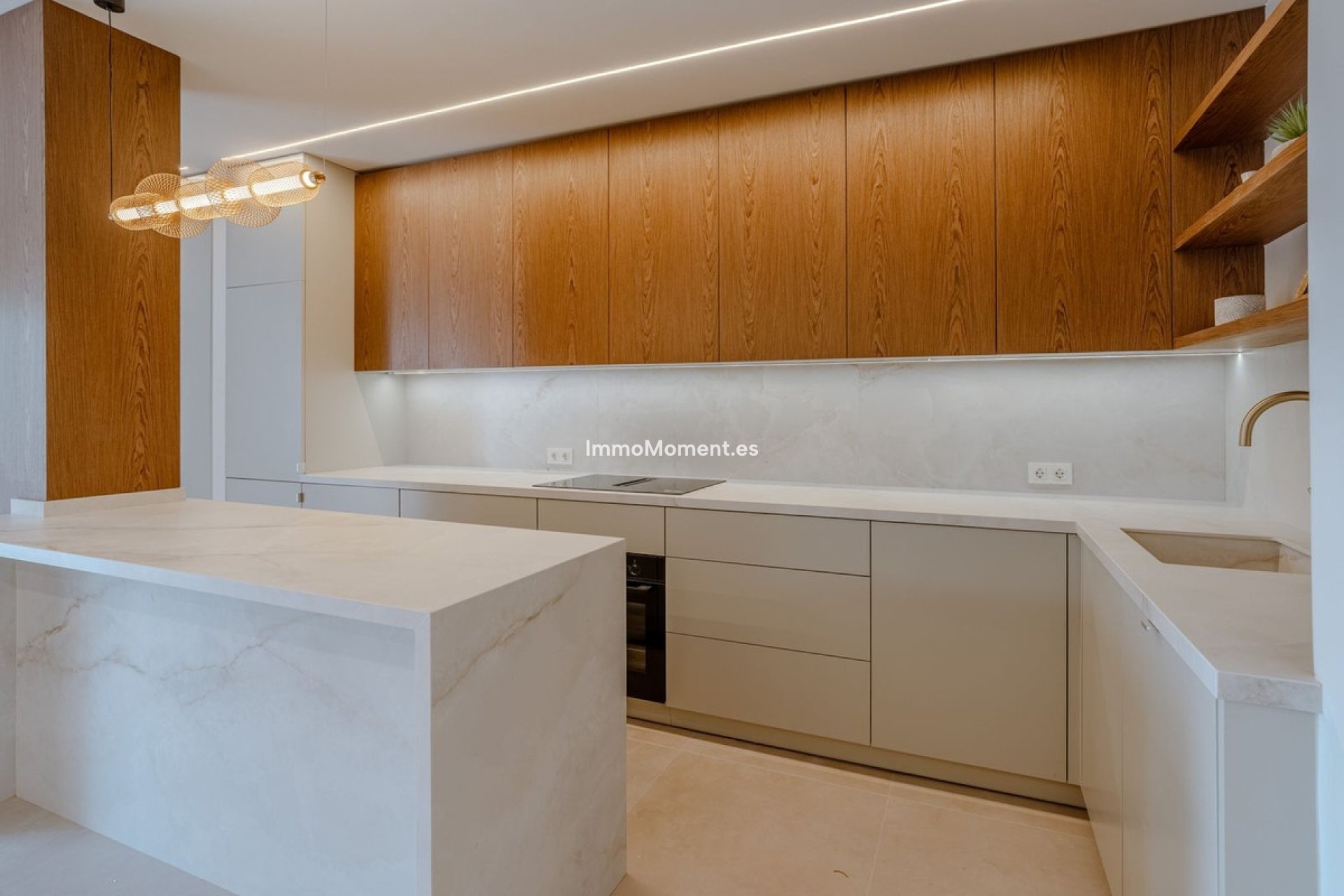 Resale - Apartment - Marbella - Nueva Andalucía