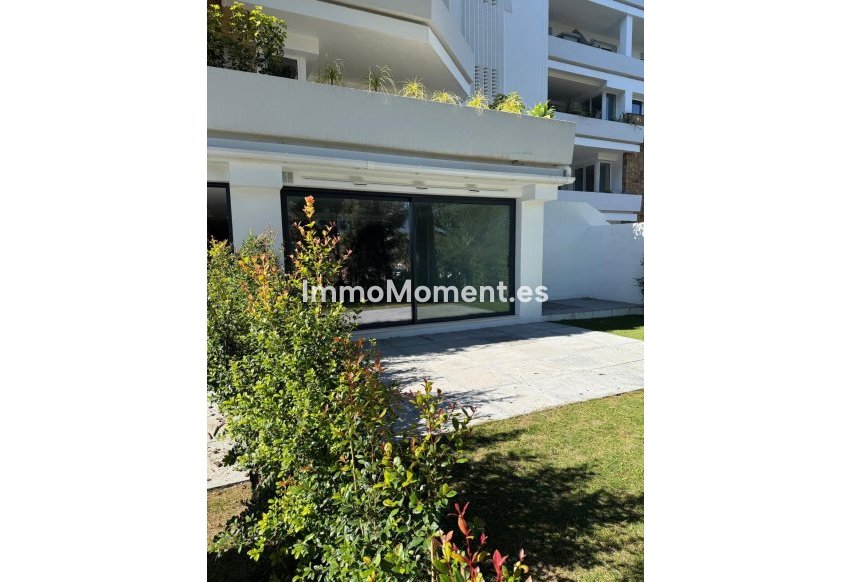 Resale - Apartment - Marbella - Nueva Andalucía