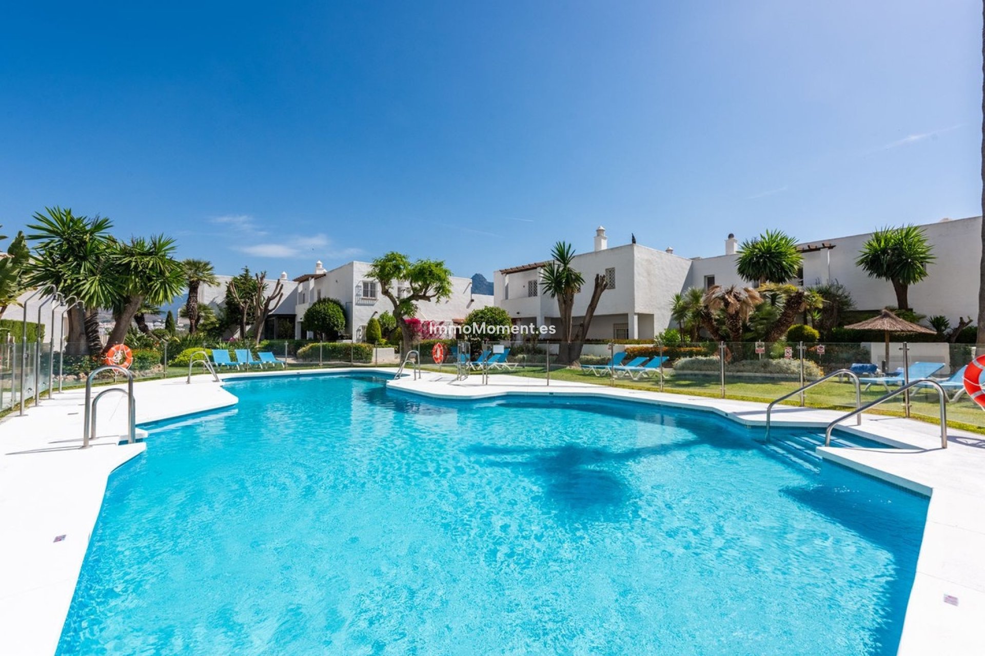 Resale - Apartment - Marbella - Nueva Andalucía