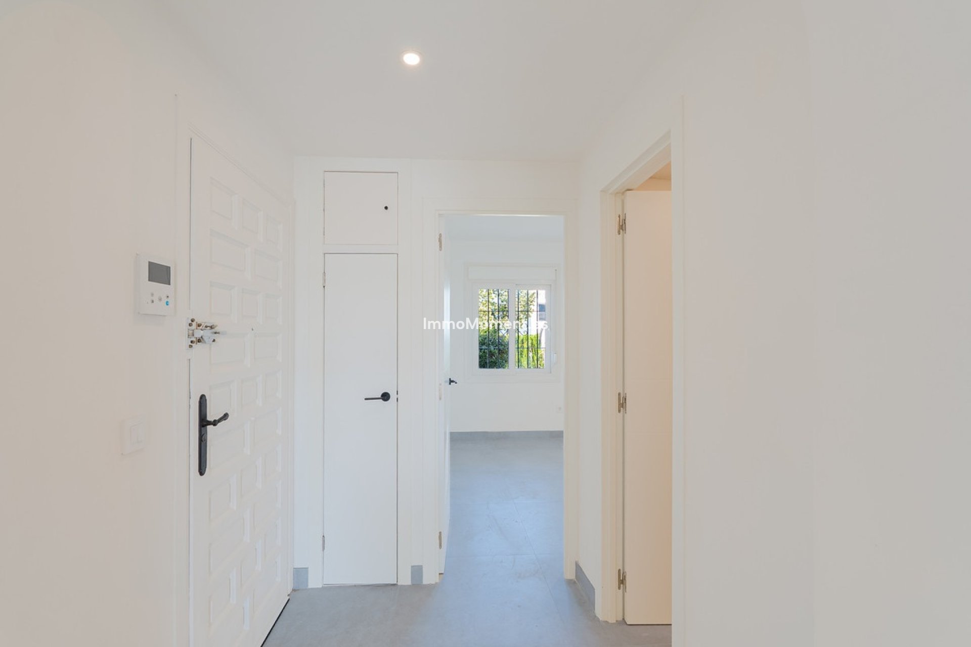 Resale - Apartment - Marbella - Nueva Andalucía