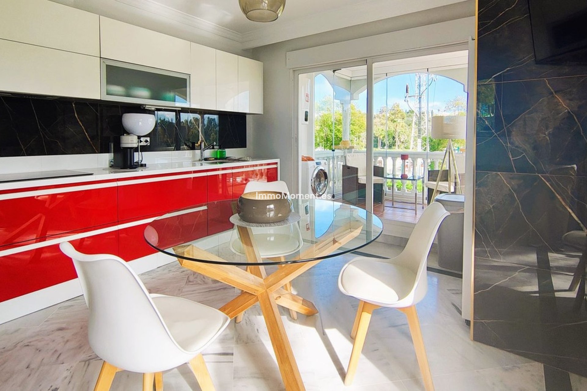 Resale - Apartment - Marbella - Nueva Andalucía