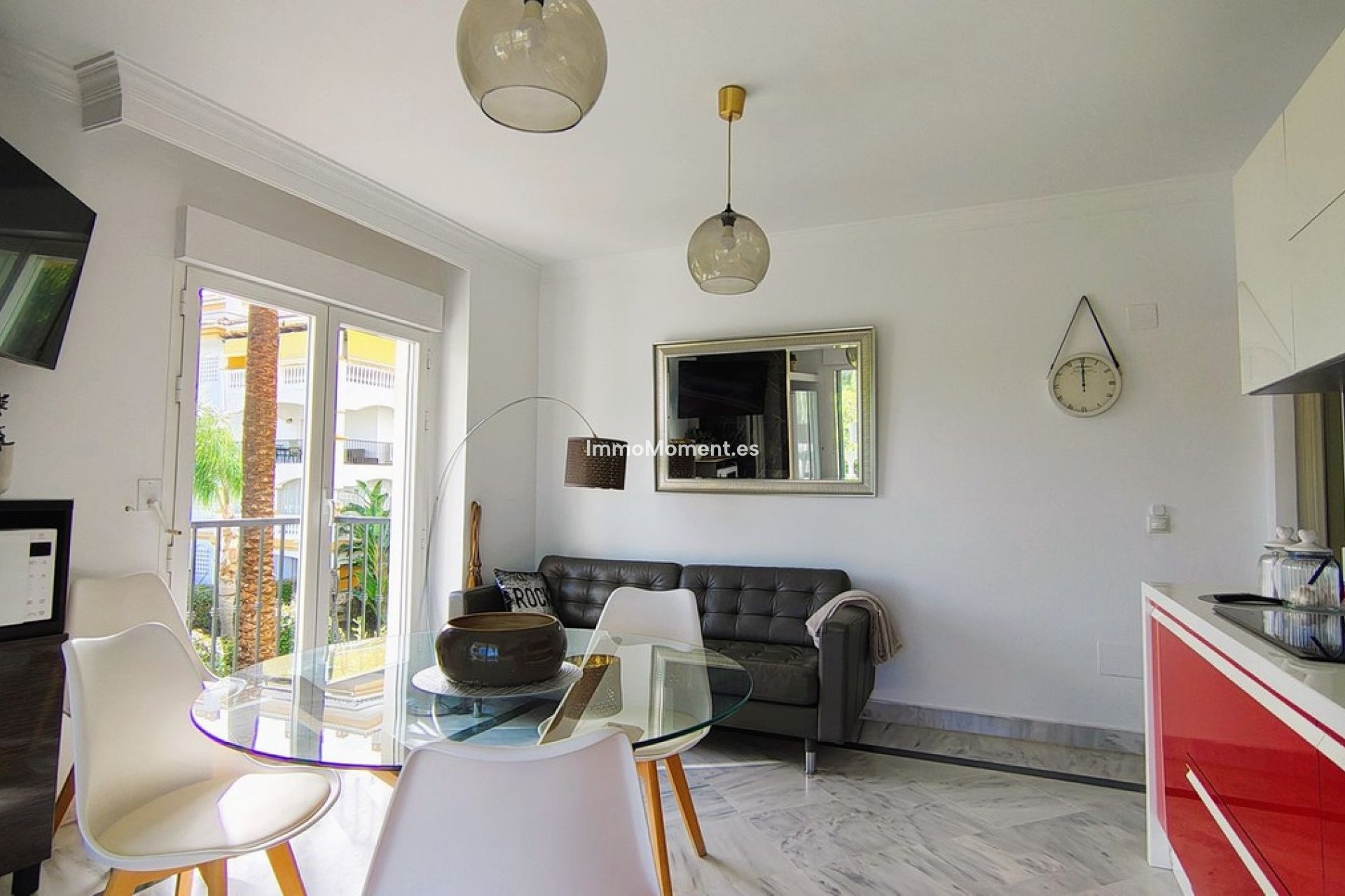 Resale - Apartment - Marbella - Nueva Andalucía