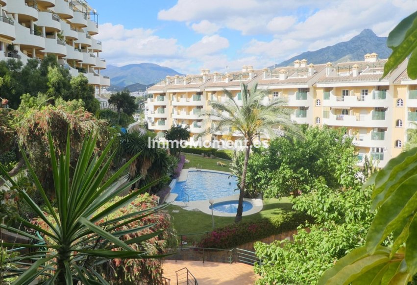 Resale - Apartment - Marbella - Nueva Andalucía