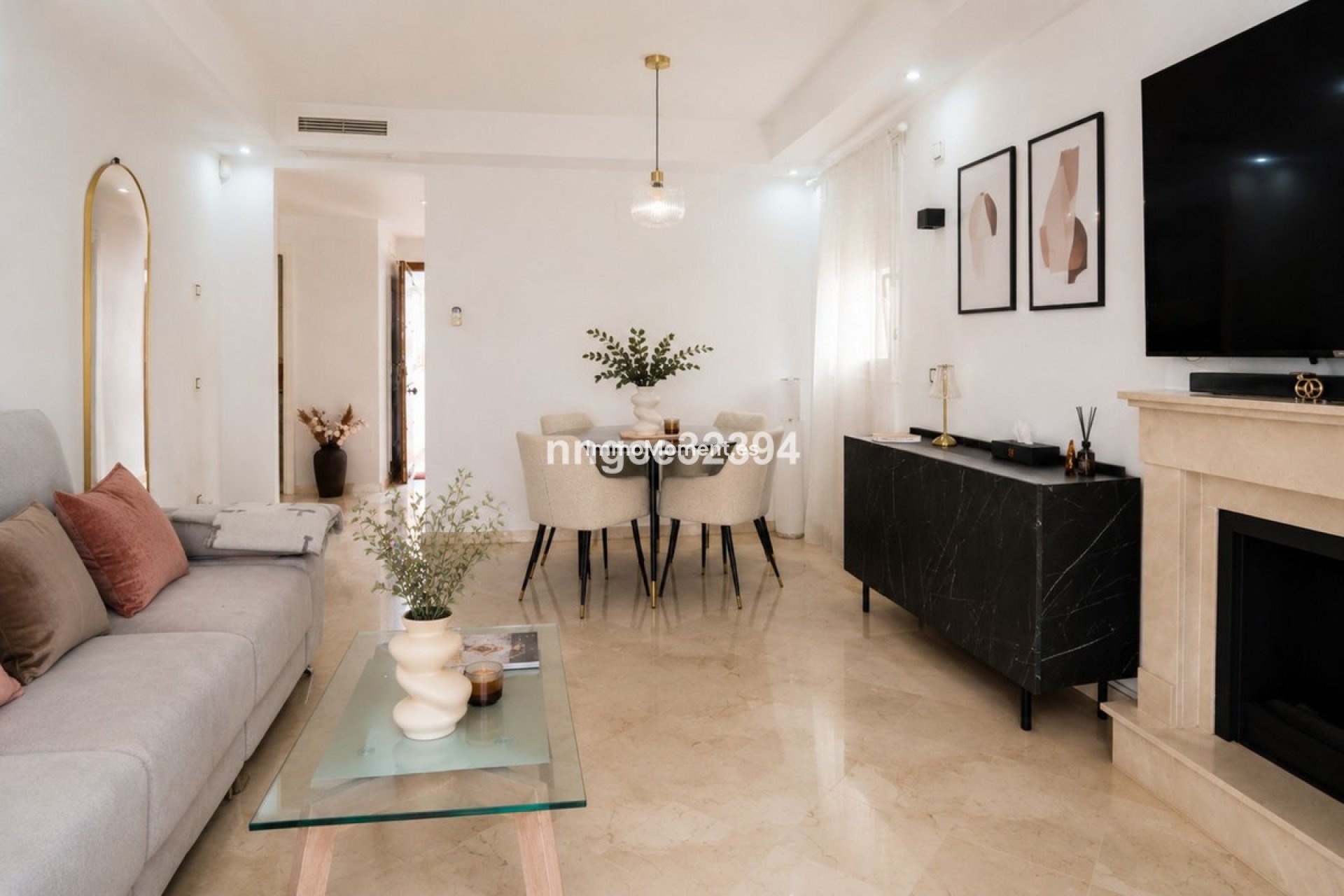 Resale - Apartment - Marbella - Nueva Andalucía