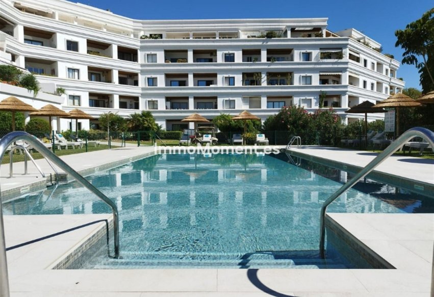 Resale - Apartment - Marbella - Nueva Andalucía
