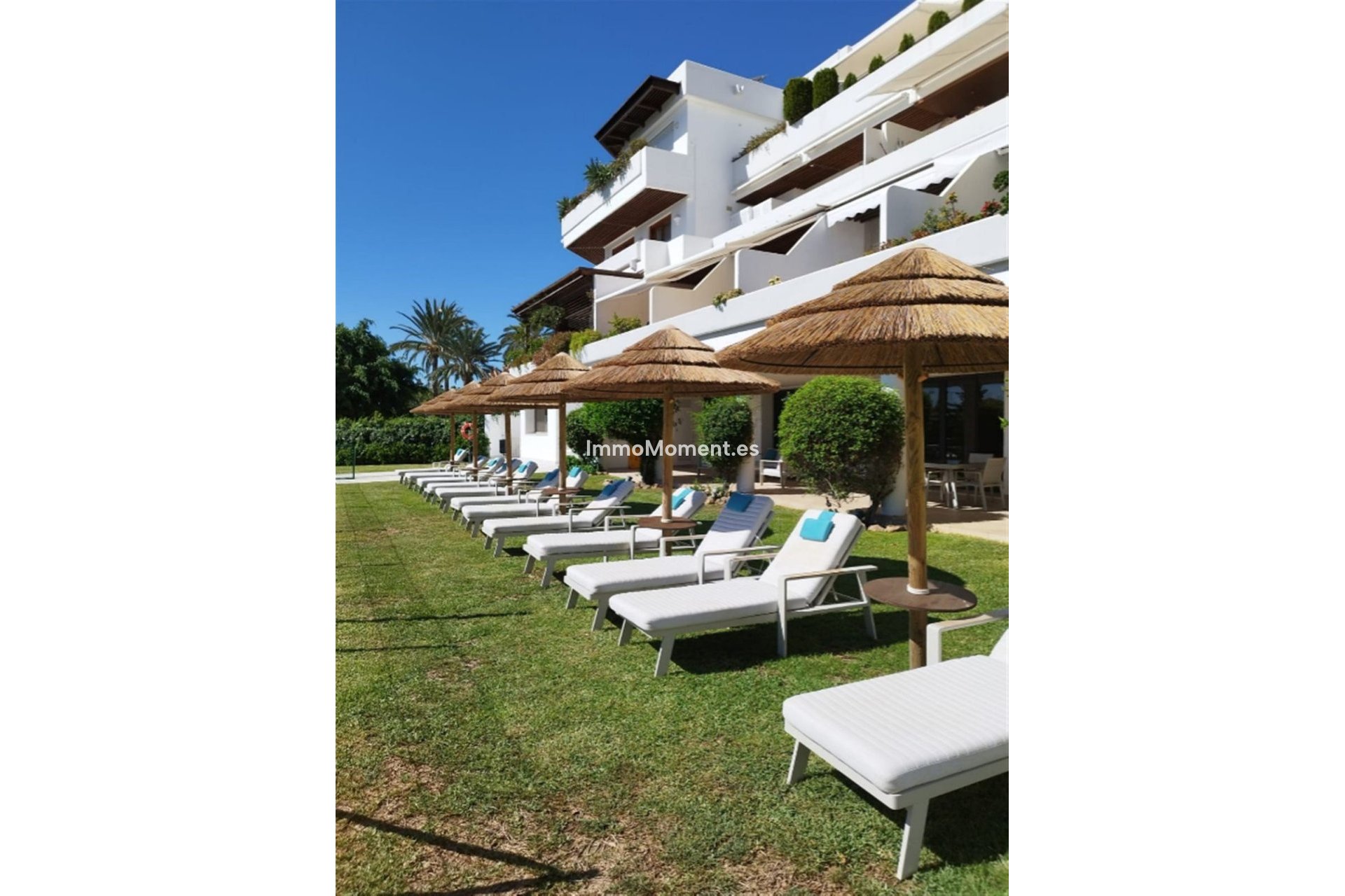 Resale - Apartment - Marbella - Nueva Andalucía