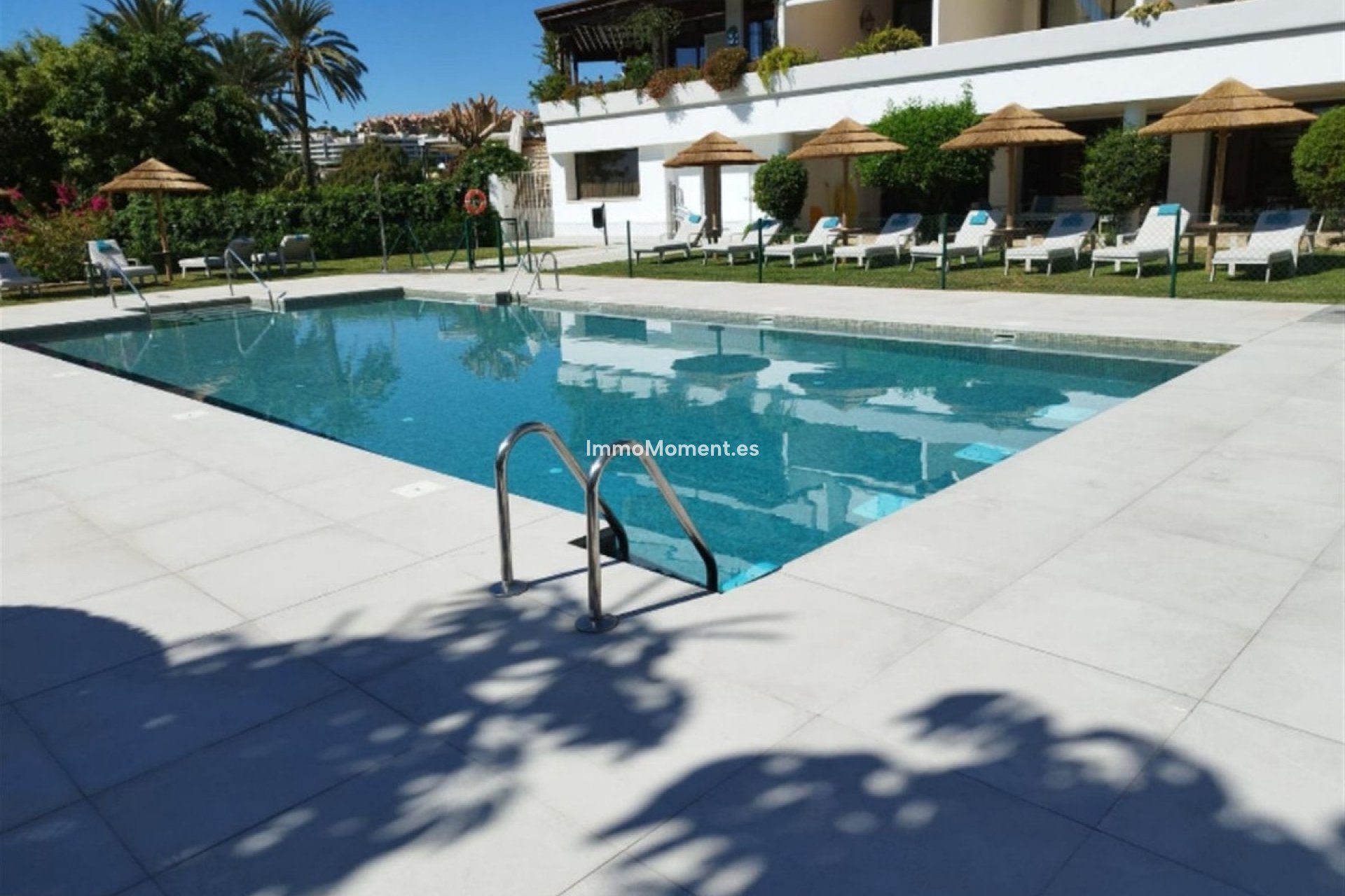 Resale - Apartment - Marbella - Nueva Andalucía