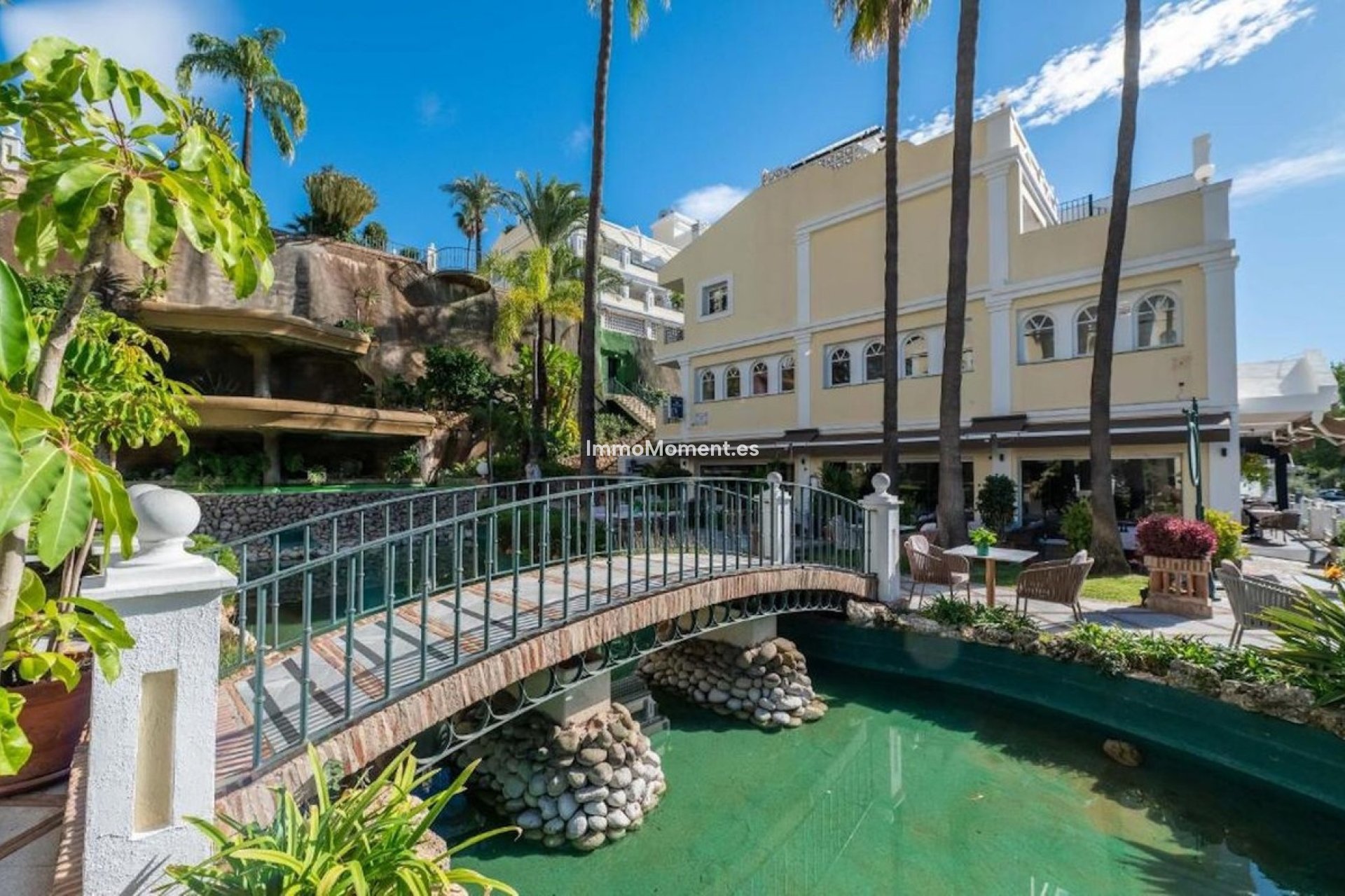 Resale - Apartment - Marbella - Nueva Andalucía