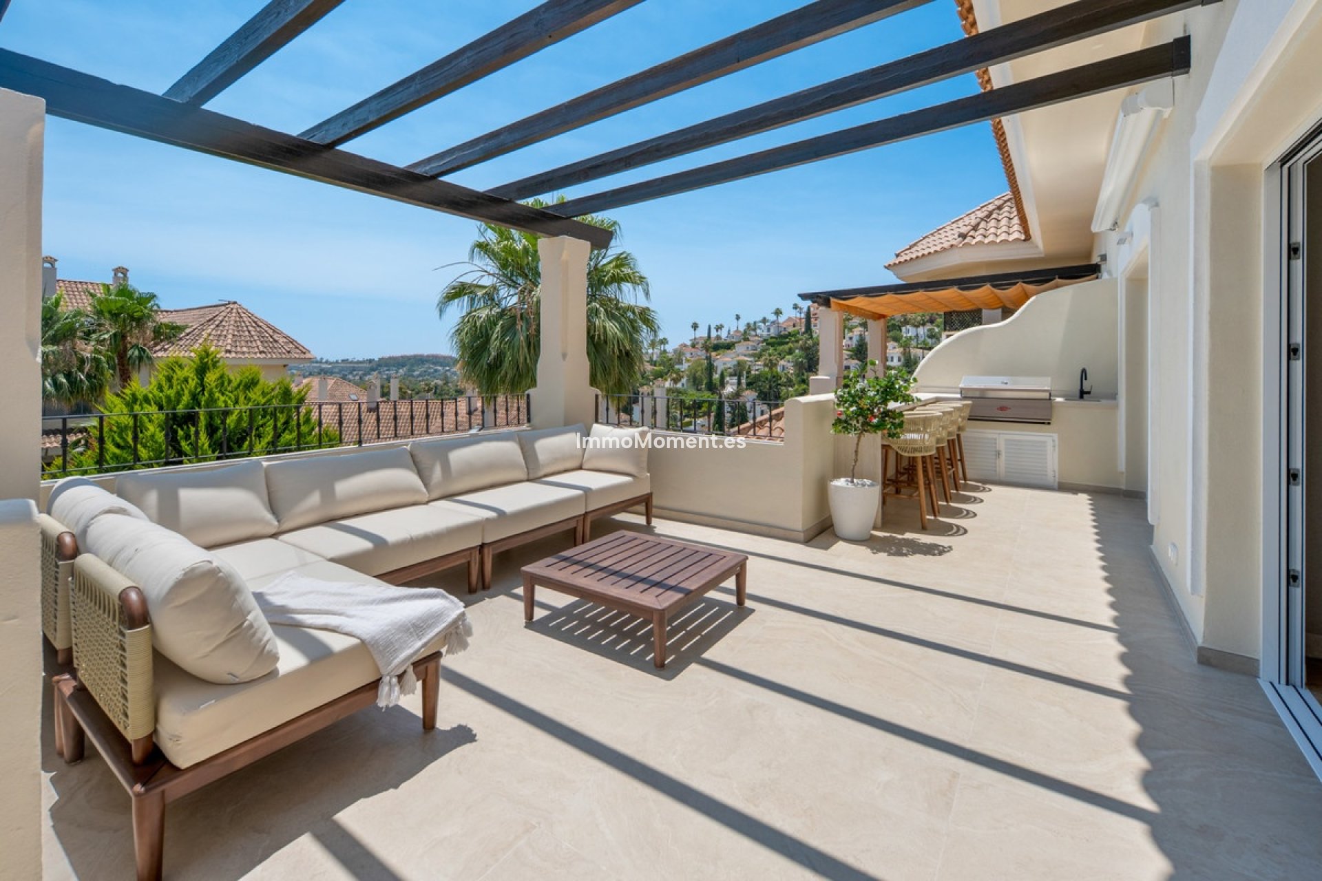 Resale - Apartment - Marbella - Nueva Andalucía