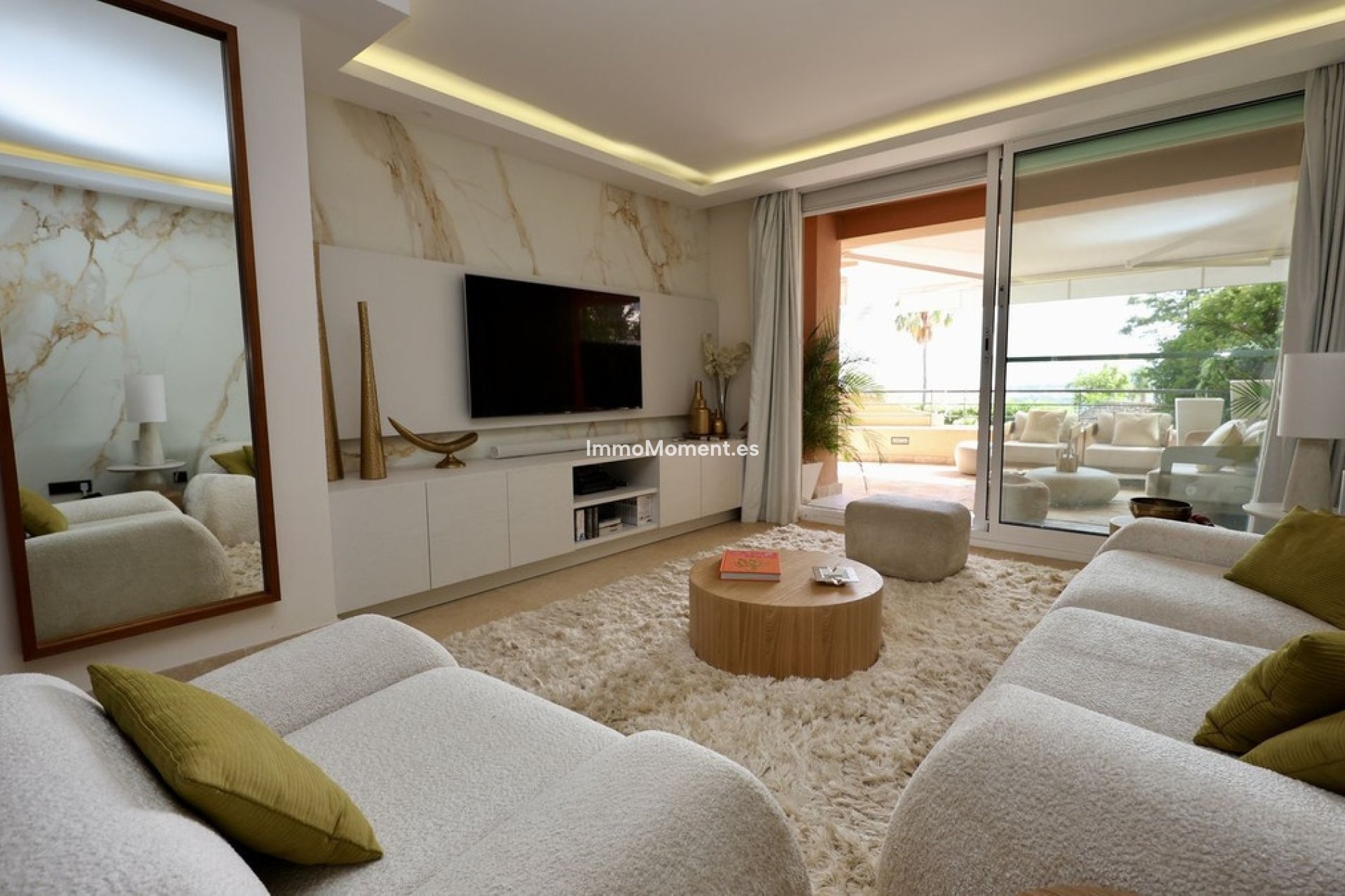 Resale - Apartment - Marbella - Nueva Andalucía
