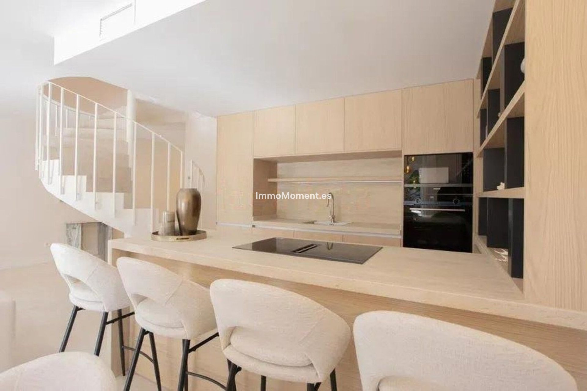 Resale - Apartment - Marbella - Nueva Andalucía