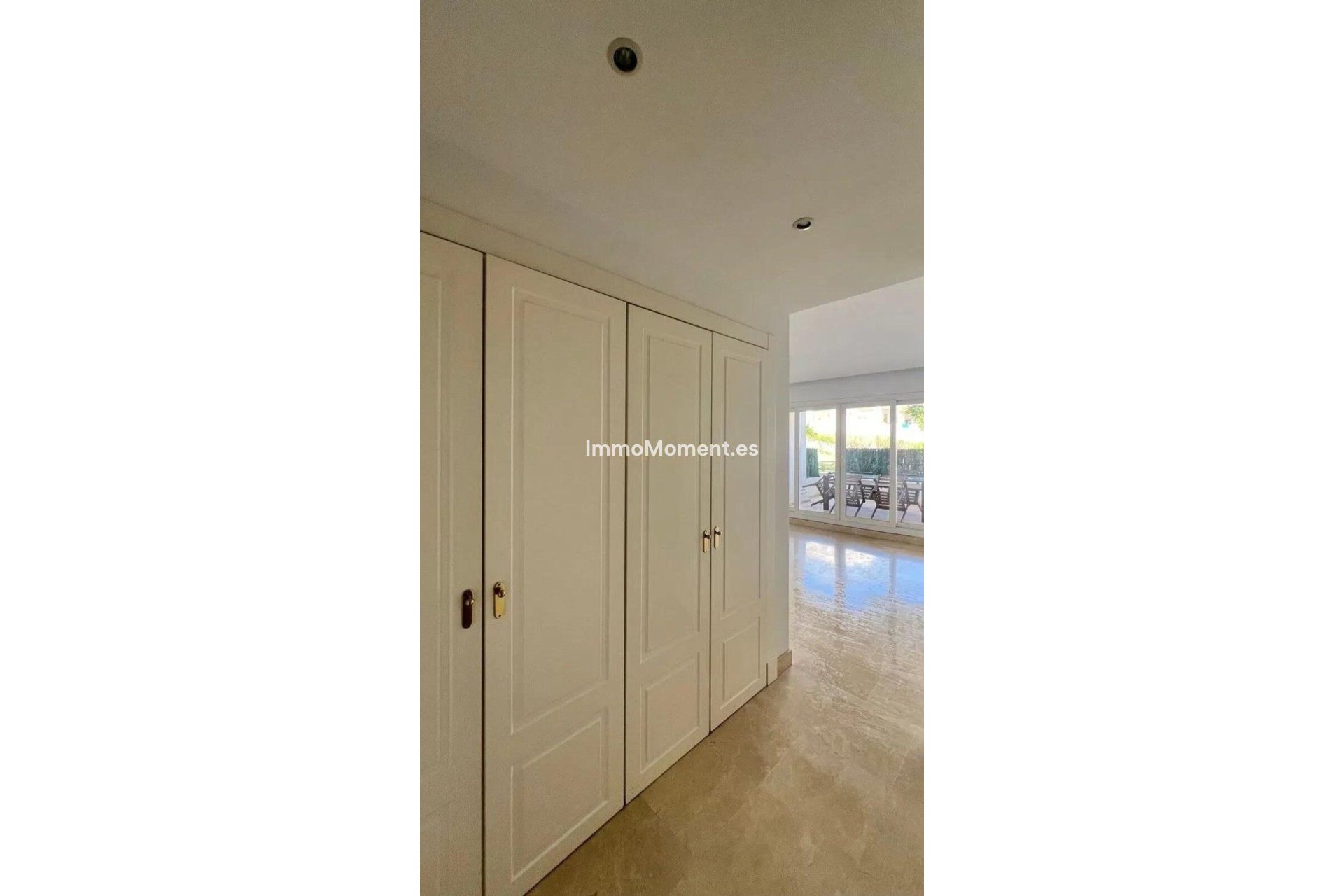 Resale - Apartment - Marbella - Nueva Andalucía