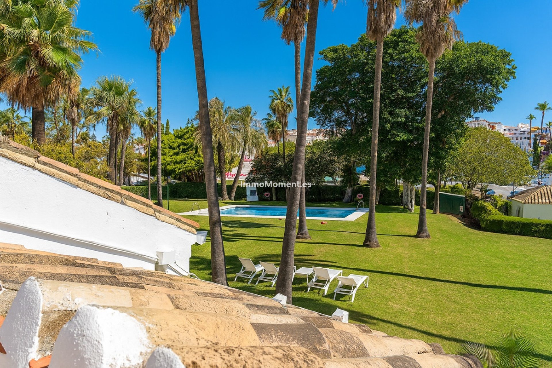 Resale - Apartment - Marbella - Nueva Andalucía