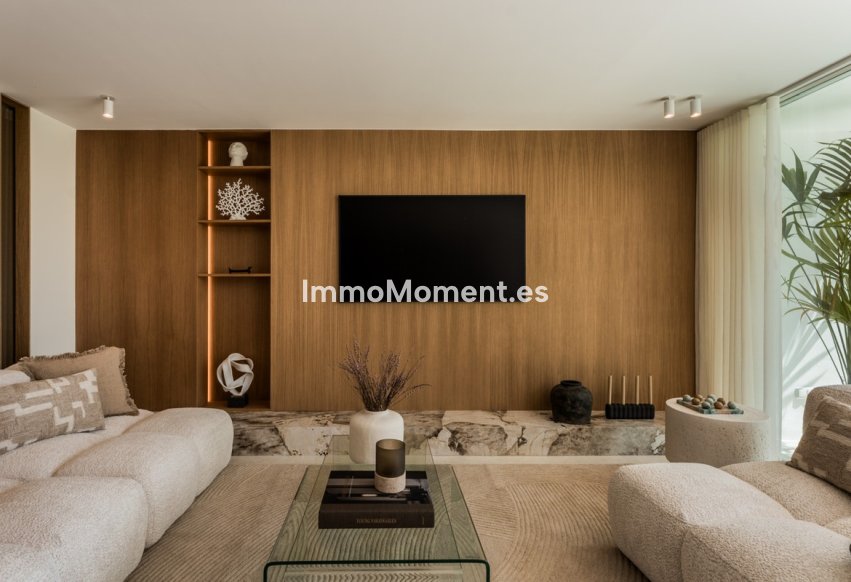 Resale - Apartment - Marbella - Nueva Andalucía