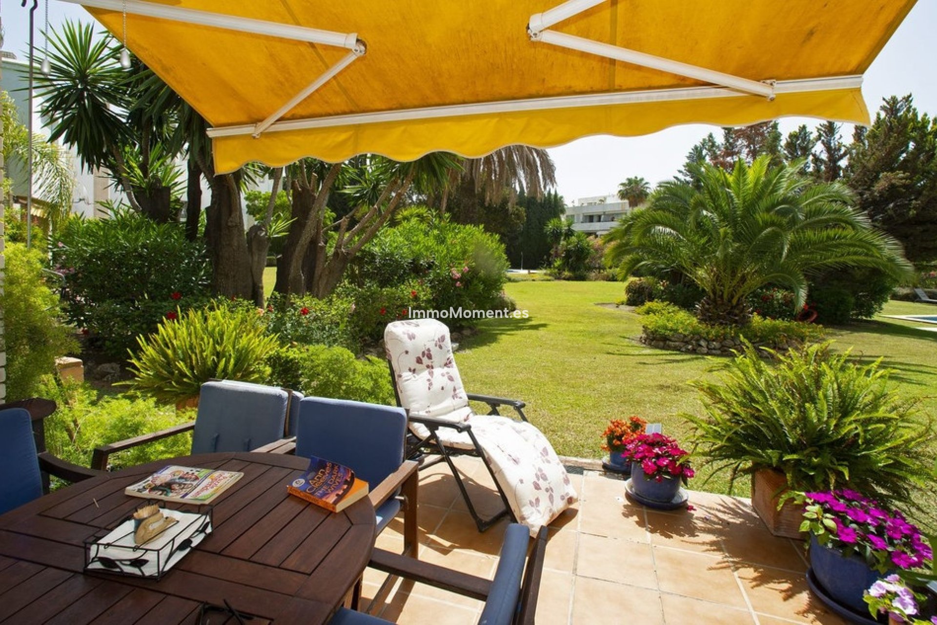 Resale - Apartment - Marbella - Nueva Andalucía