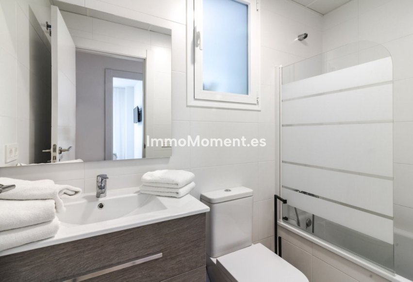 Resale - Apartment - Marbella - Nueva Andalucía