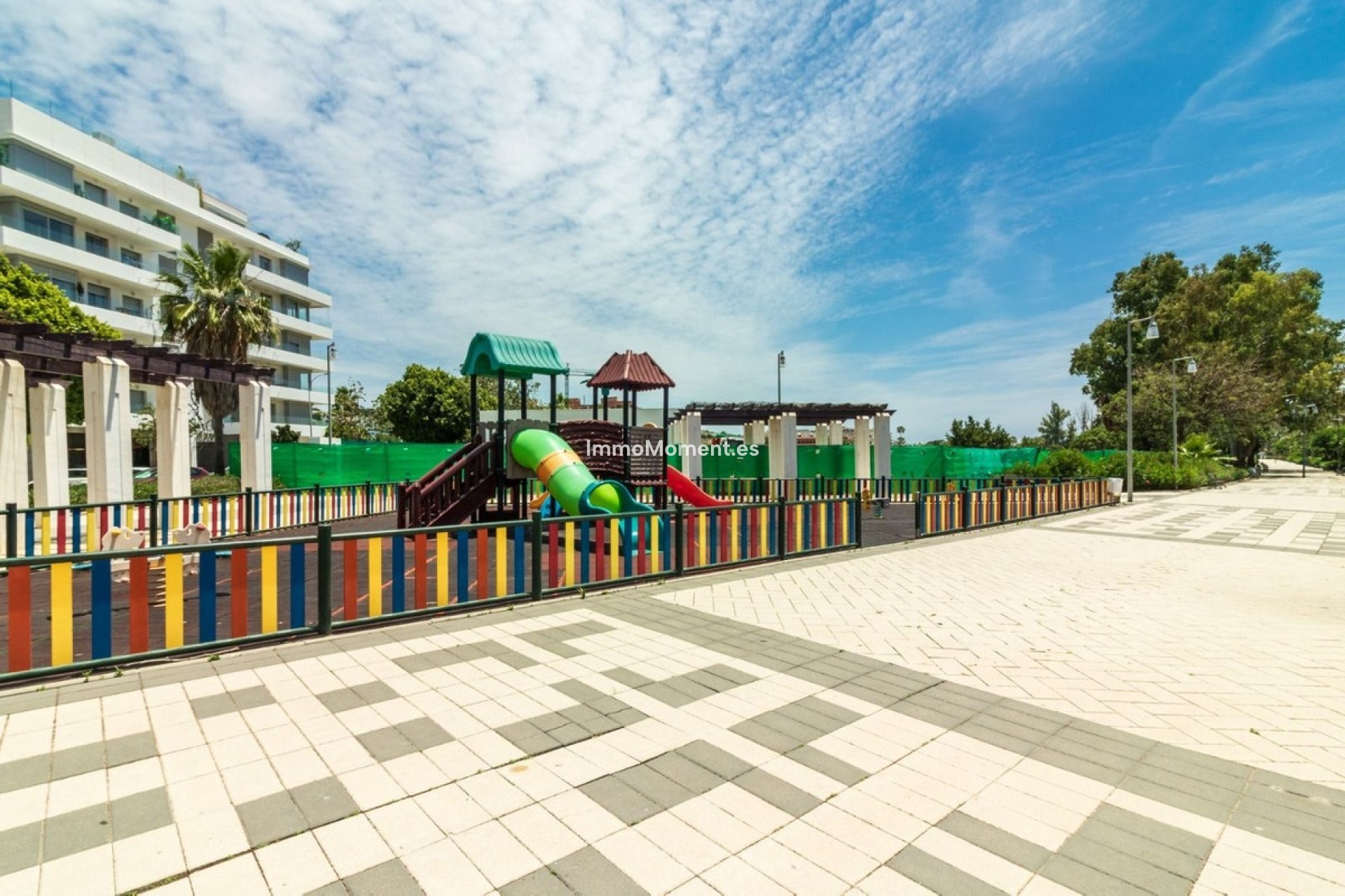Resale - Apartment - Marbella - Nueva Andalucía